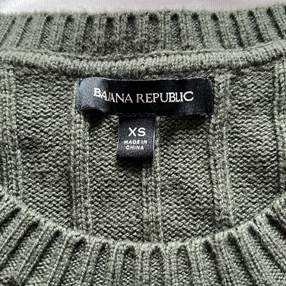 Banana Republic Green Sweater - Picture 2 of 2